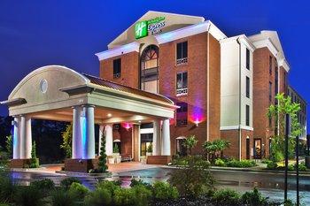 Holiday Inn Express & Suites Cumming