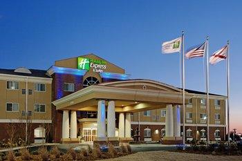 Holiday Inn Express & Suites